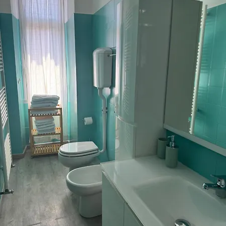 Apartment Grazioso Trilocale Centro/stazione *