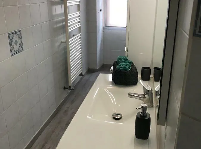 Apartment Grazioso Trilocale Centro/stazione *